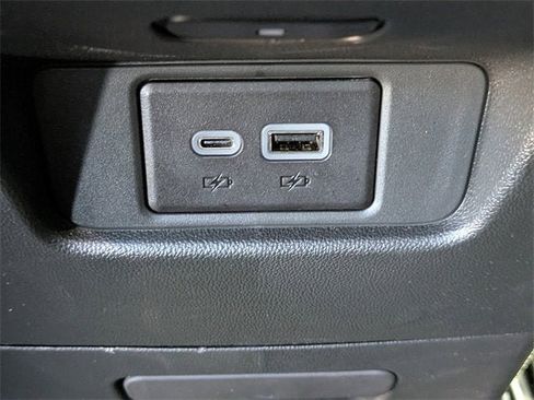 New 2025 Cadillac XT6 Luxury image 15