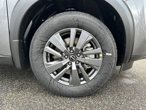 New 2025 Nissan Pathfinder SV w/ SV Premium Package image 12