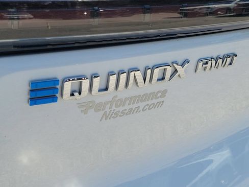 Used 2024 Chevrolet Equinox EV LT AWD/4WD image 12