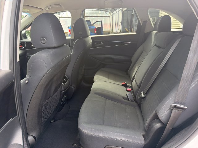 Used 2019 Kia Sorento AWD V6 image 25