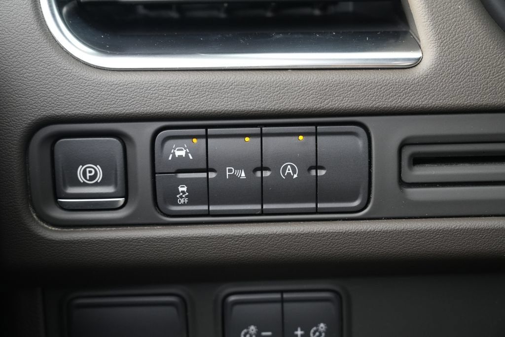 Used 2024 GMC Yukon SLT RWD image 50