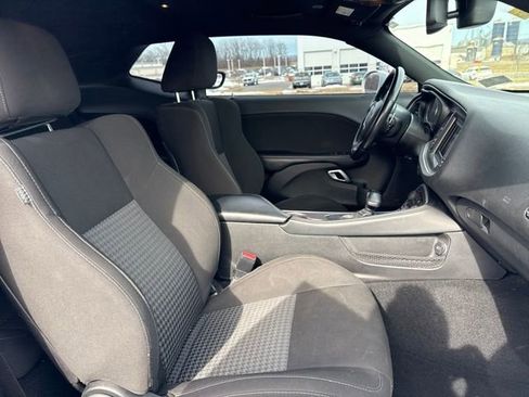 Used 2022 Dodge Challenger GT image 13