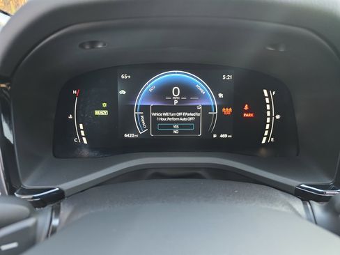 Used 2025 Toyota Camry SE image 19