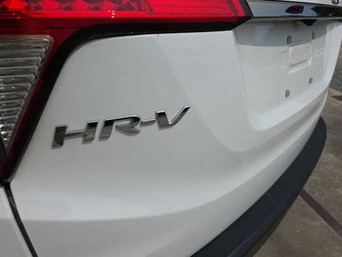 Used 2021 Honda HR-V LX image 11