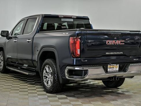 Used 2023 GMC Sierra 1500 SLT w/ SLT Convenience Package image 5
