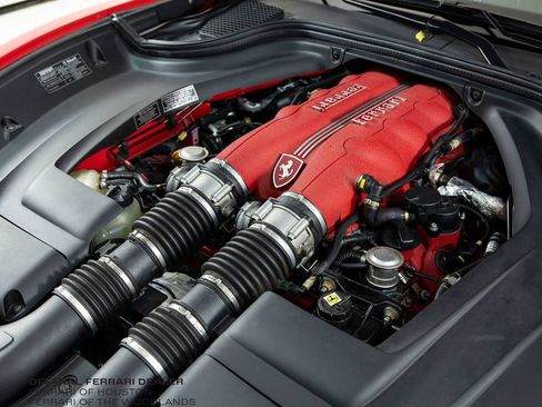 Used 2010 Ferrari California RWD image 40
