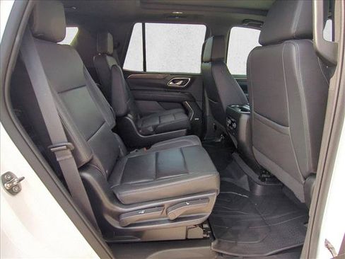 Used 2022 Chevrolet Tahoe LT w/ Luxury Package RWD image 23