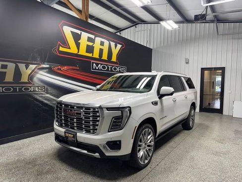 Used 2025 GMC Yukon XL Denali w/ Denali Reserve Package AWD/4WD image 1