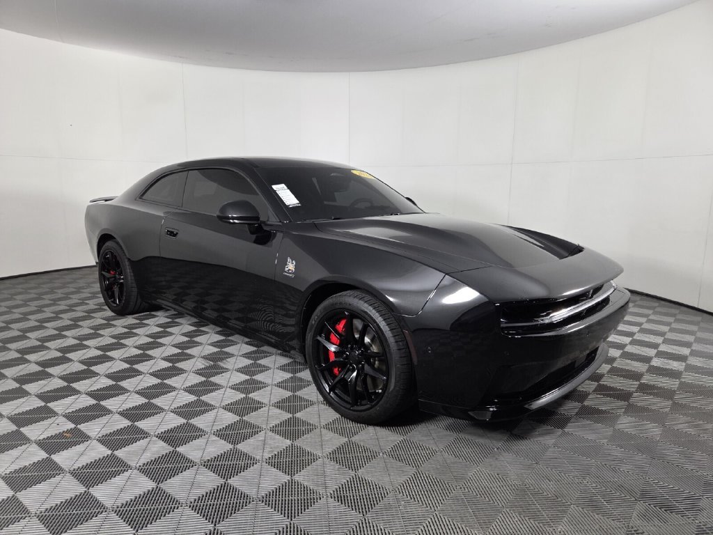 Used 2024 Dodge Charger Daytona Scat Pack w/ Plus Group AWD/4WD image 2