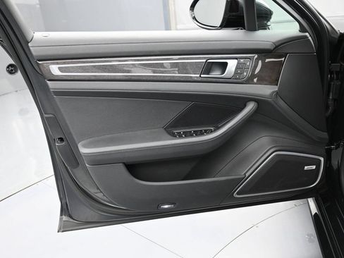 Used 2023 Porsche Panamera 4 Platinum Edition AWD/4WD image 15