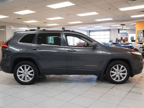 Used 2017 Jeep Cherokee Limited w/ Luxury Group image 15