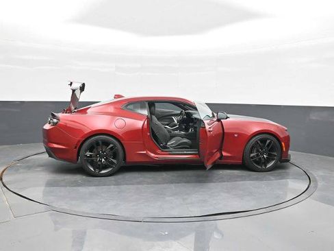Used 2020 Chevrolet Camaro LT w/ 1LE Track Performance Package RWD image 33