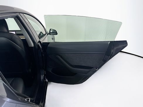 Used 2023 Tesla Model 3 Standard Range image 32