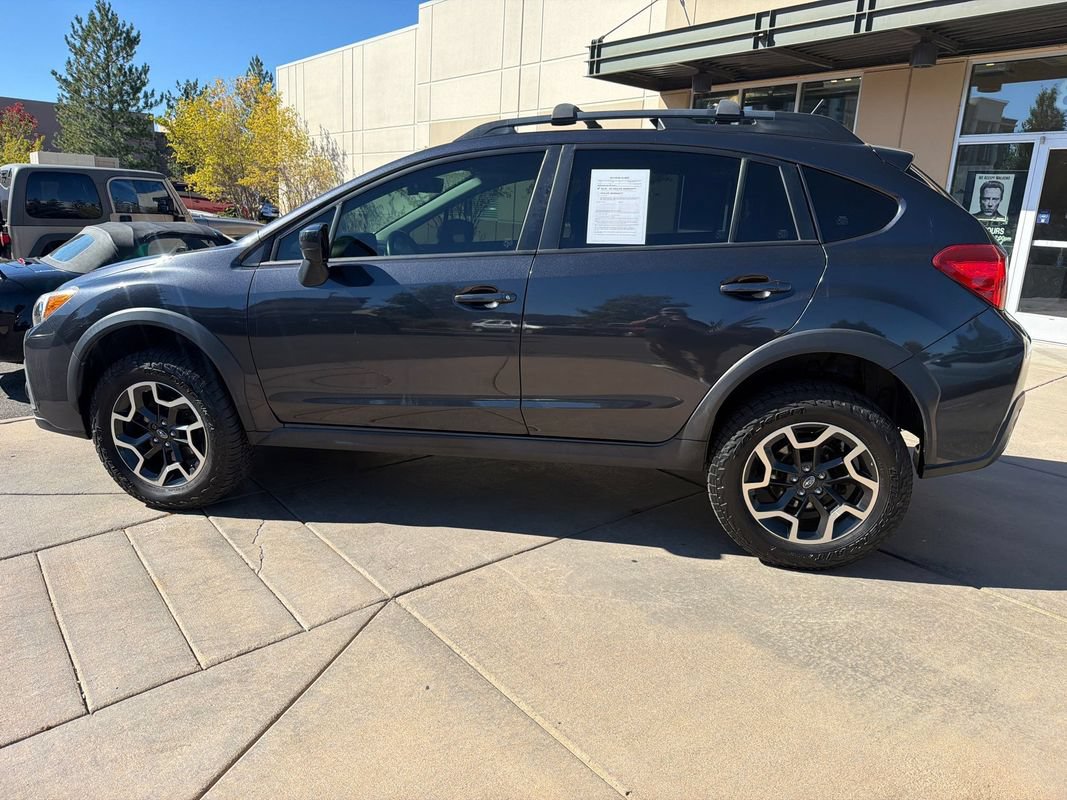 Used 2017 Subaru Crosstrek 2.0i Premium w/ Moonroof Package AWD/4WD image 9