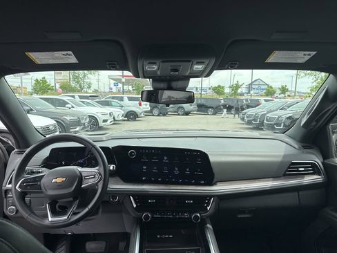 Used 2025 Chevrolet Tahoe LT AWD/4WD image 14