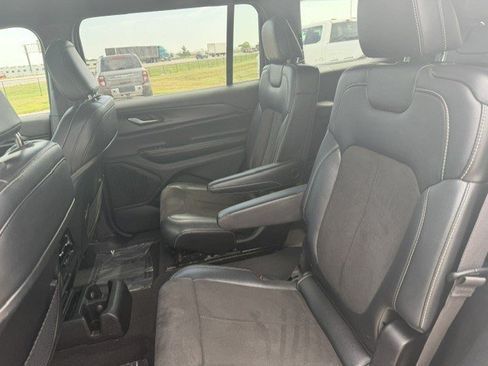 Used 2023 Jeep Grand Cherokee L Laredo AWD/4WD image 26