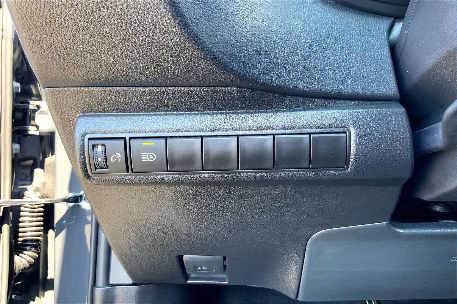 Used 2026 Toyota Corolla SE FWD image 33