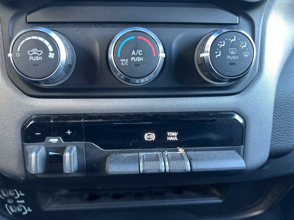 Used 2024 RAM 2500 Big Horn AWD/4WD image 25