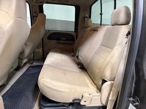 Used 2005 Ford F350 XLT image 32