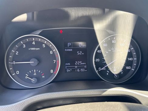 Used 2017 Hyundai Elantra SE FWD image 23
