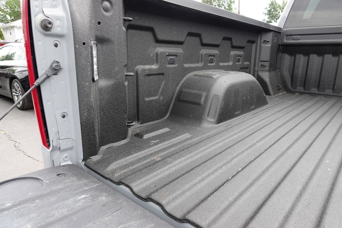 Used 2024 Chevrolet Silverado 1500 Custom w/ Dark Appearance Package AWD/4WD image 26