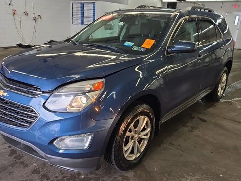 Used 2017 Chevrolet Equinox LT w/ Convenience Package image 2