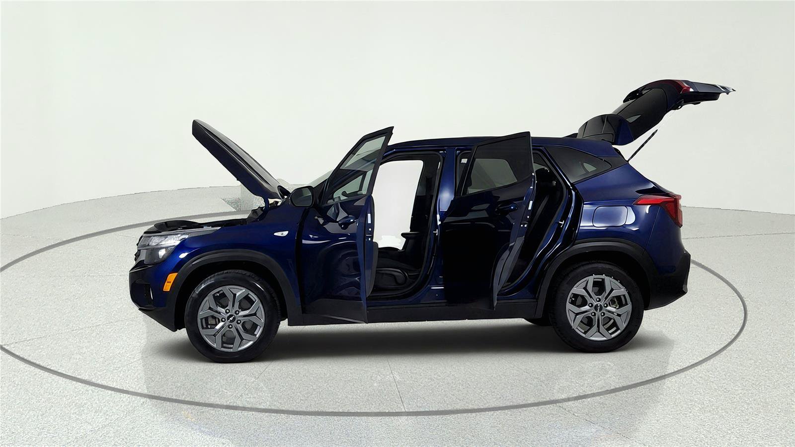 Used 2025 Kia Seltos LX AWD/4WD image 11