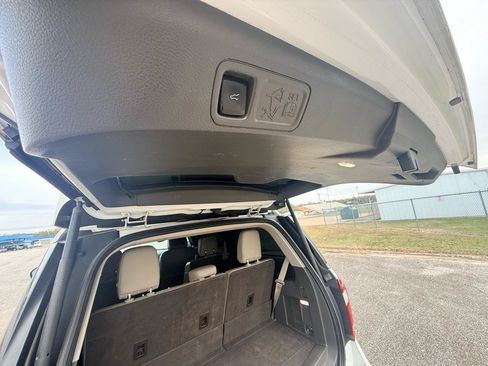 Used 2020 Ford Expedition XLT w/ Equipment Group 202A RWD image 26