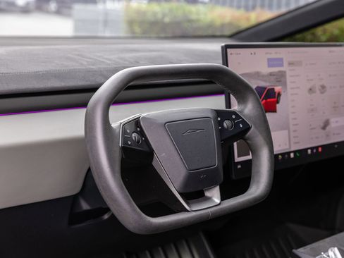 Used 2024 Tesla Cybertruck Cyberbeast AWD/4WD image 10