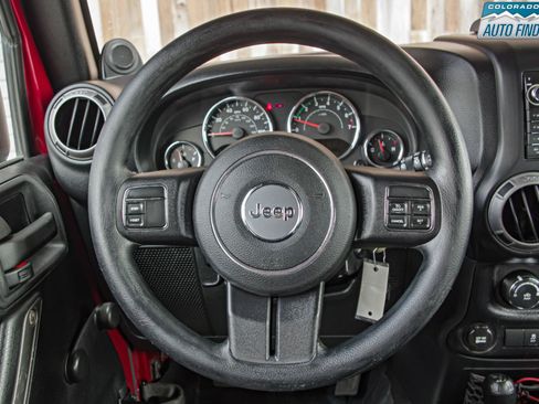Used 2013 Jeep Wrangler Unlimited Sport w/ Max Tow Pkg AWD/4WD image 12