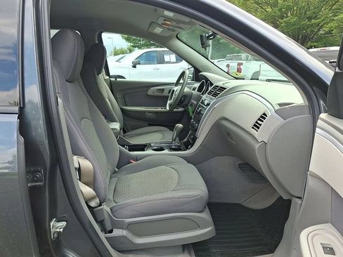 Used 2011 Chevrolet Traverse LS AWD/4WD image 23