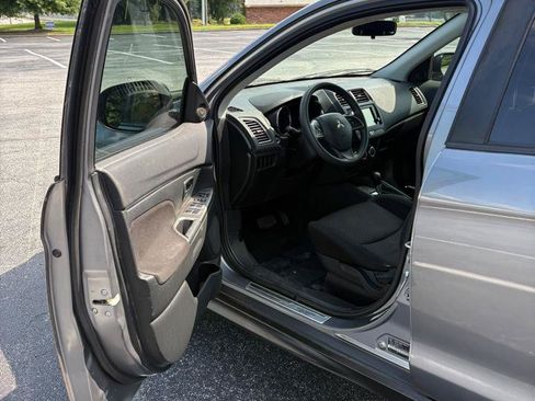 Used 2018 Mitsubishi Outlander Sport ES FWD image 9
