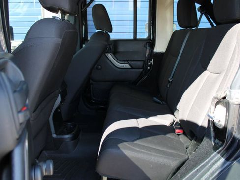 Used 2015 Jeep Wrangler Unlimited Sport AWD/4WD image 43