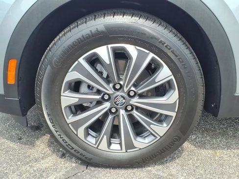 Certified 2026 Buick Envision Preferred AWD/4WD image 11
