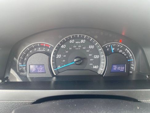 Used 2014 Toyota Camry LE FWD image 11