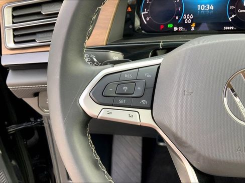 Used 2024 Volkswagen Atlas SE FWD image 17