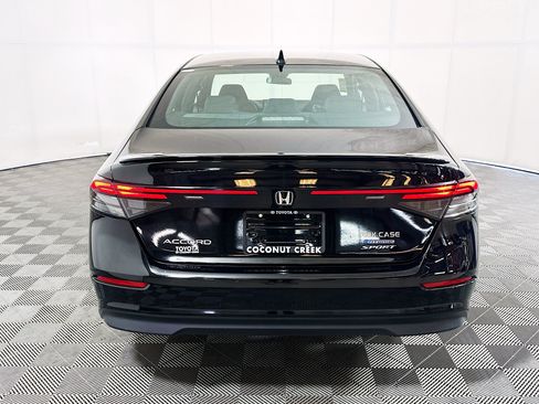 Used 2024 Honda Accord Sport image 4