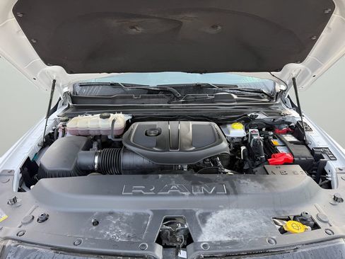 Used 2025 RAM 1500 Lone Star image 32