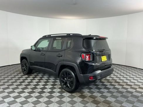 Used 2022 Jeep Renegade Altitude image 7