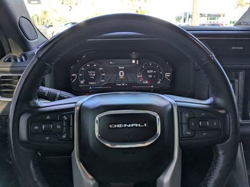 Used 2022 GMC Yukon XL Denali AWD/4WD image 31