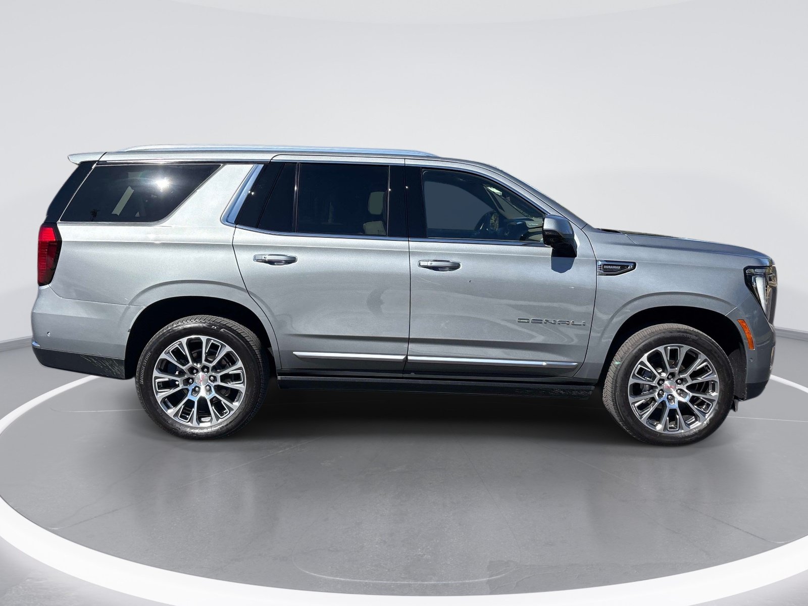 Used 2026 GMC Yukon Denali w/ Denali Reserve Package AWD/4WD image 9