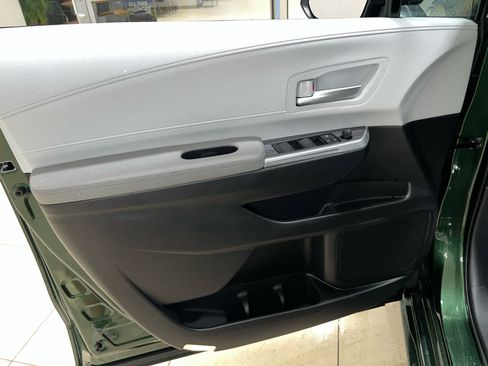 New 2026 Toyota Sienna XLE FWD image 14