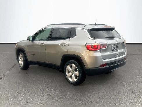 Used 2019 Jeep Compass Latitude w/ Popular Equipment Group FWD image 5