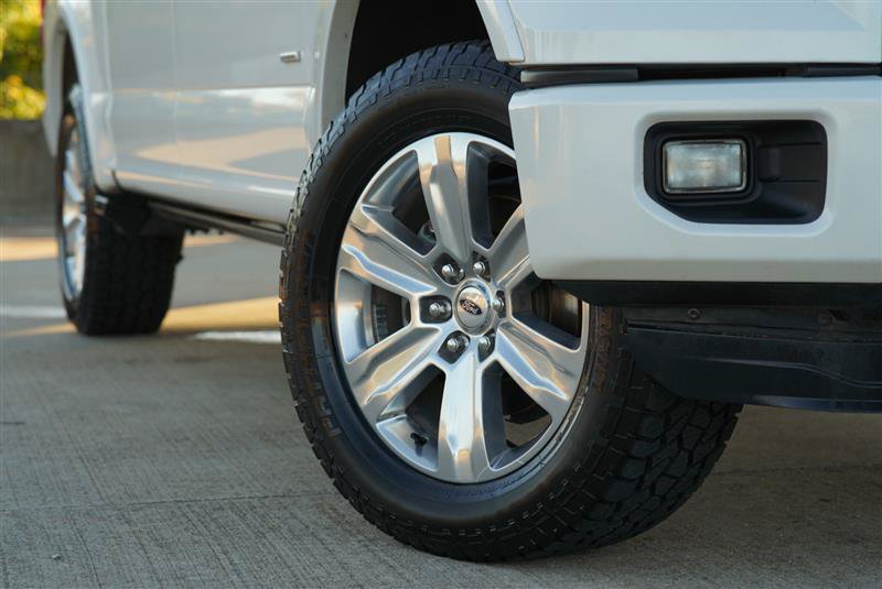 Used 2015 Ford F150 Platinum w/ Equipment Group 701A Luxury AWD/4WD image 18