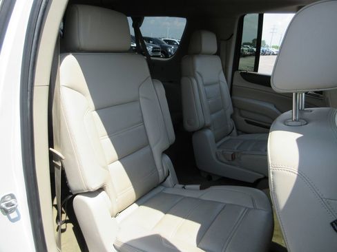 Certified 2019 GMC Yukon XL Denali w/ Open Road Package AWD/4WD image 28