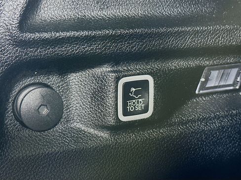 Used 2021 Jeep Grand Cherokee L Limited w/ Trailer Tow Group (B) image 32