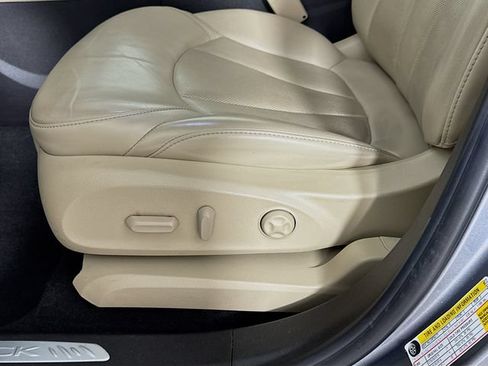 Used 2020 Buick Envision Essence w/ Experience Buick Package FWD image 23