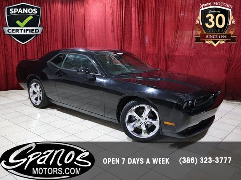 Used 2013 Dodge Challenger R/T RWD image 1