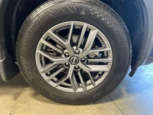 Used 2023 Nissan Rogue S AWD/4WD image 11