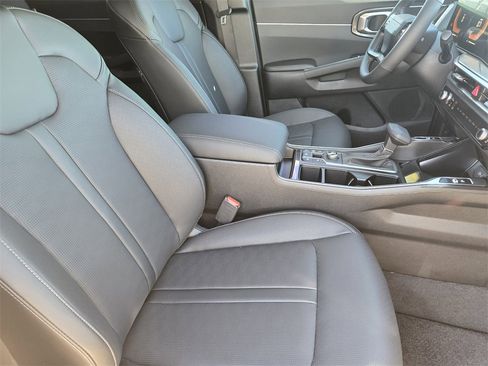 New 2026 Kia Sorento S image 10